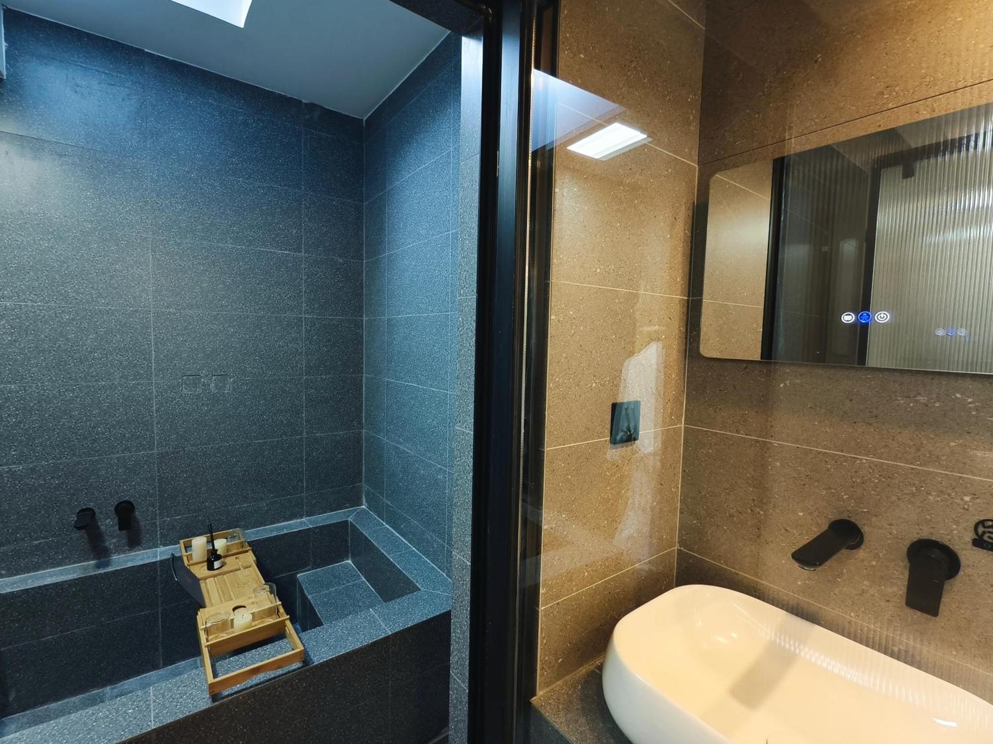 Beijing Hills & Hutong City Retreat Near Forbidden City & Line 4 Multi-Room Options المظهر الخارجي الصورة